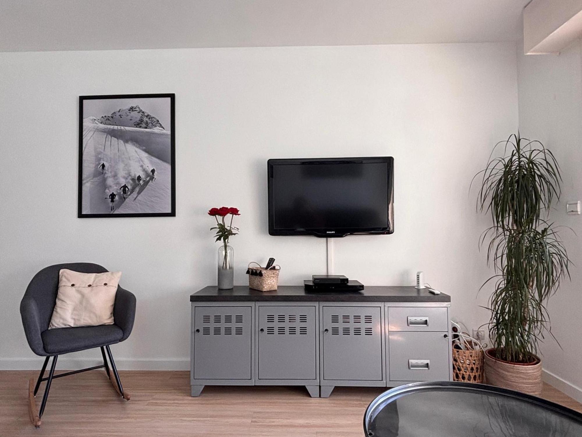 Agreable 2 Pieces Au Coeur De Thones Apartment Екстериор снимка