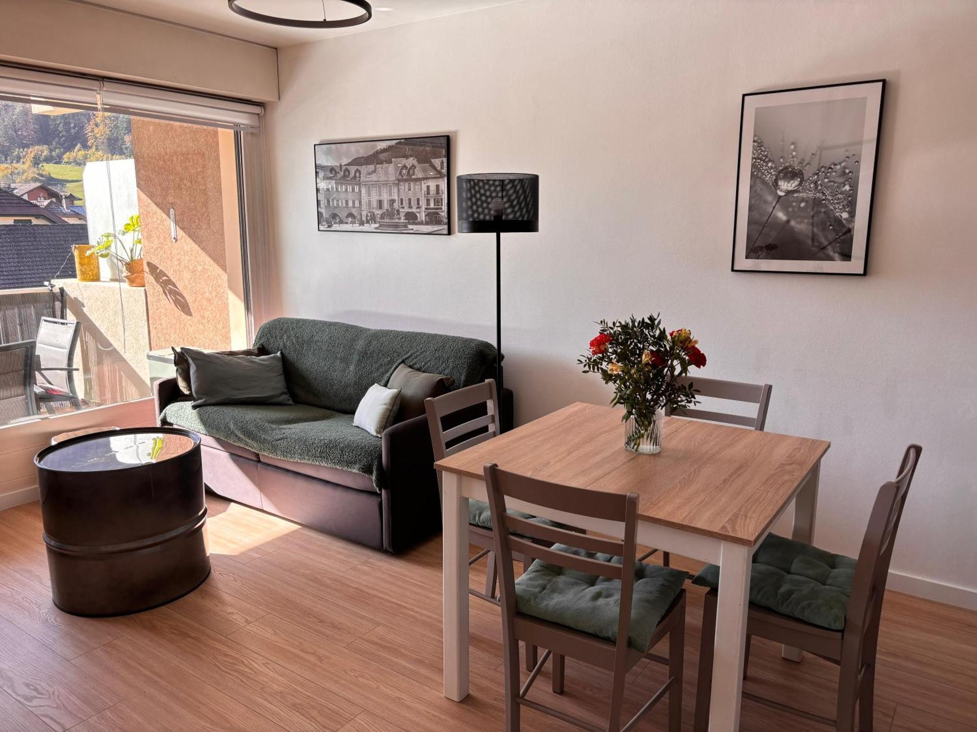 Agreable 2 Pieces Au Coeur De Thones Apartment Екстериор снимка